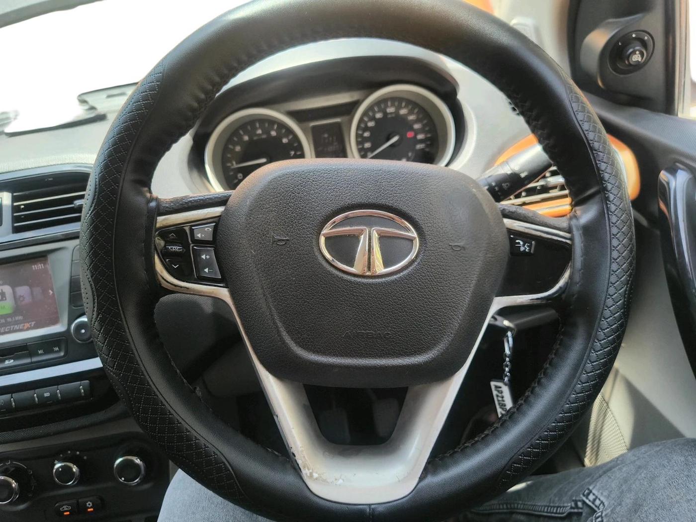 2016 Tata Tiago XZ PETROL, Petrol, Manual, 1,10,039 km, interior