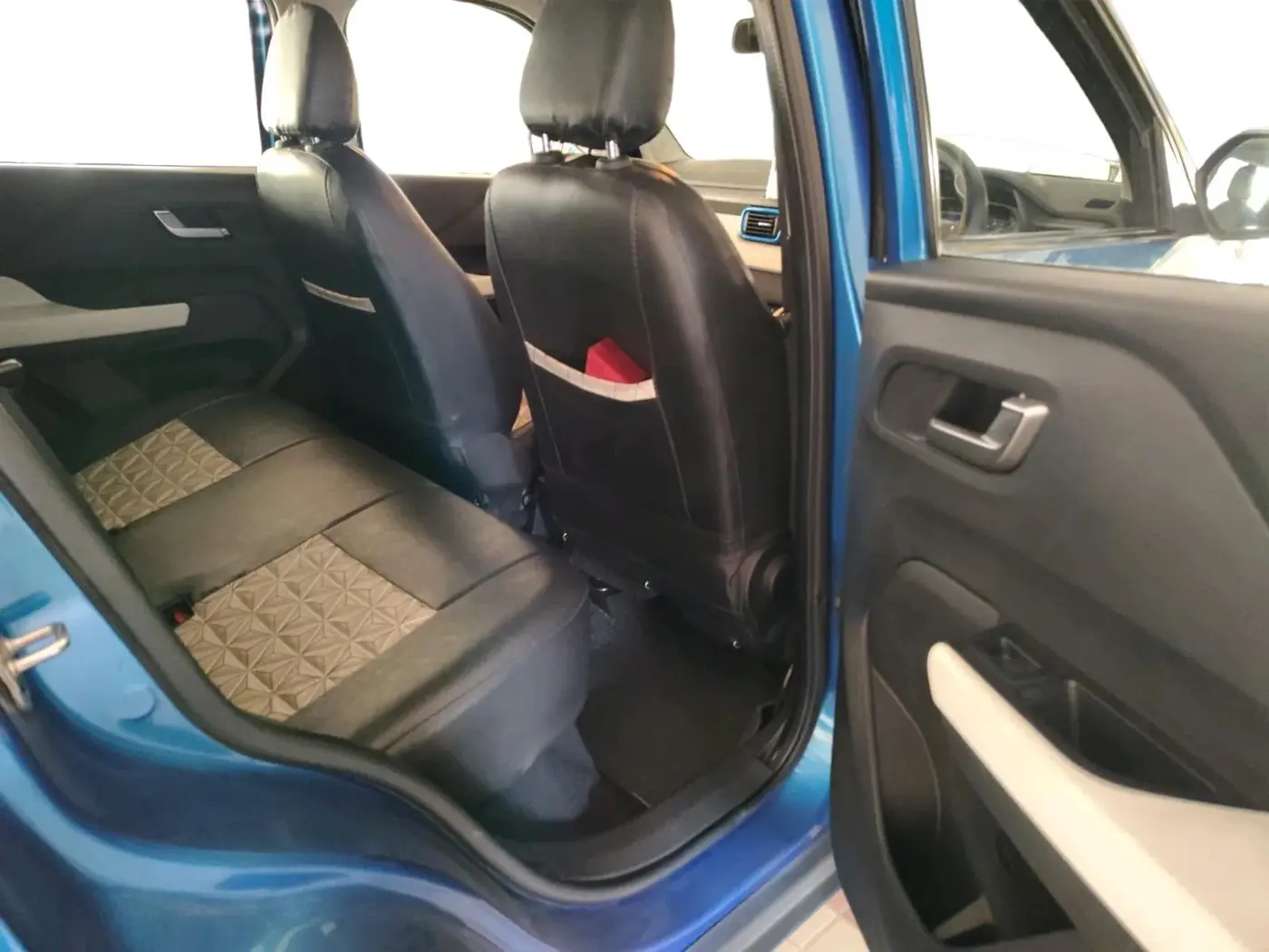 2021 Tata PUNCH CREATIVE  AMT, Petrol, Automatic, 26,445 km, interior