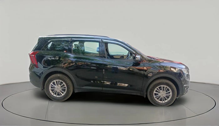 2025 Mahindra XUV700 MX Petrol MT 7 STR, Petrol, Manual, 2,897 km, exterior