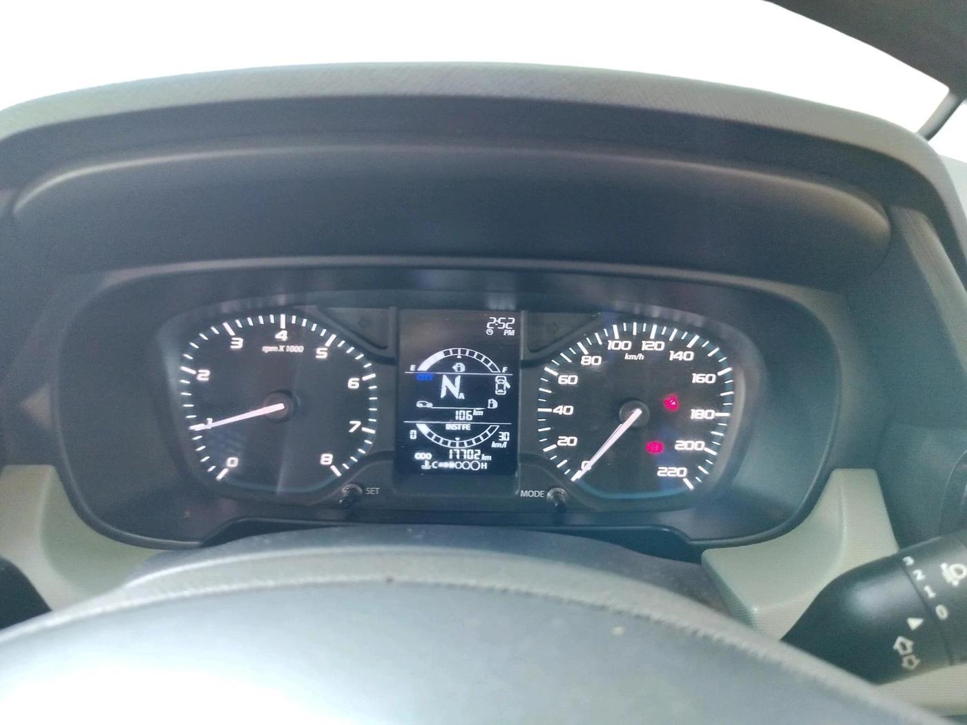 2022 Tata PUNCH ADVENTURE AMT, Petrol, Automatic, 17,702 km, interior