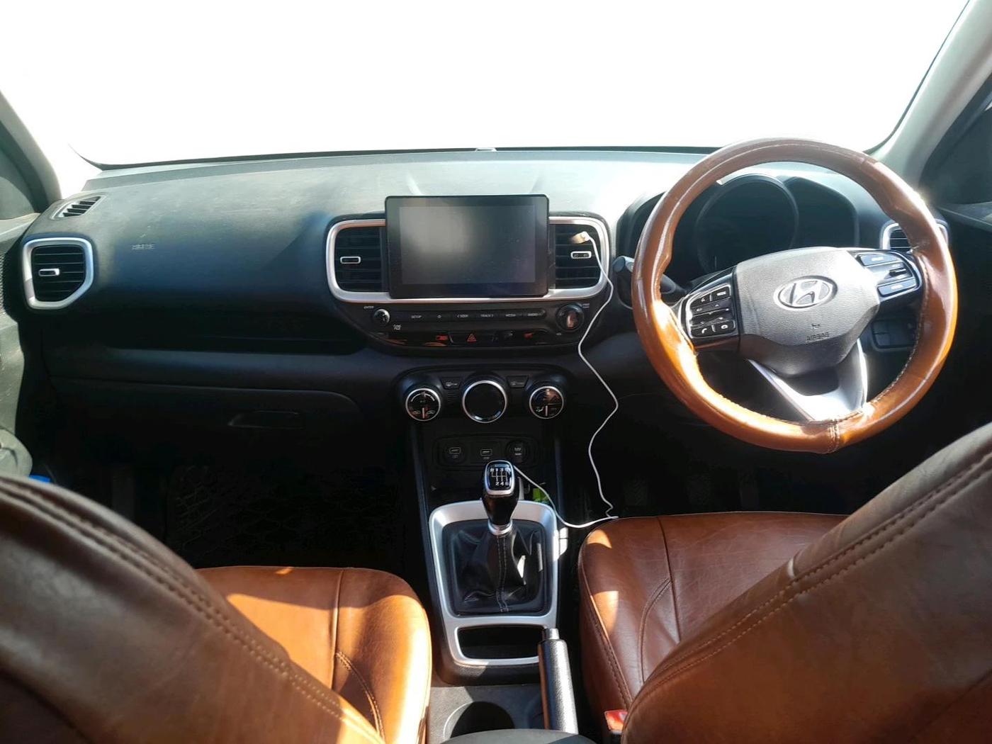 2020 Hyundai VENUE SX 1.5 CRDI, Diesel, Manual, 60,450 km, interior