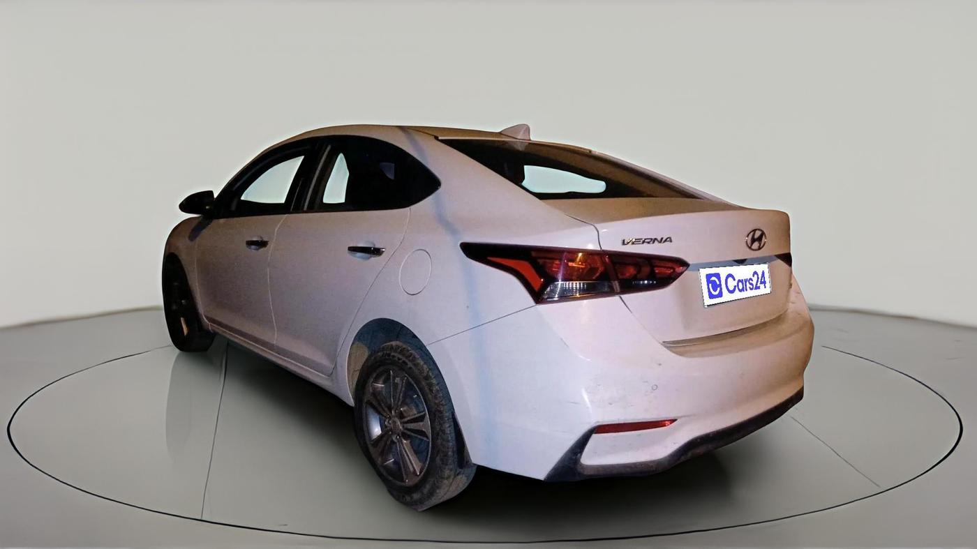 2018 Hyundai Verna 1.6 SX (O) CRDI MT, Diesel, Manual, 64,551 km, exterior