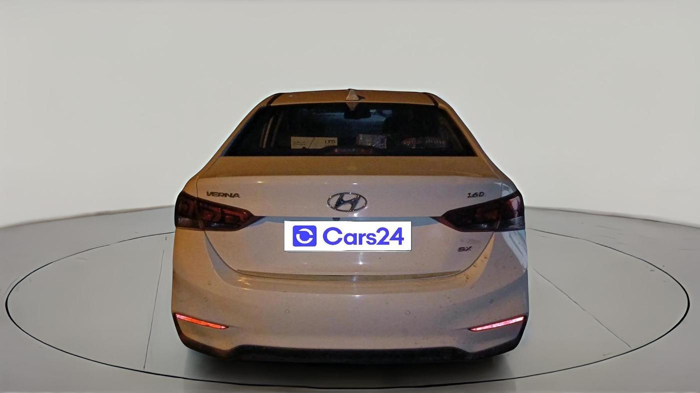 2018 Hyundai Verna 1.6 SX (O) CRDI MT, Diesel, Manual, 64,551 km, exterior