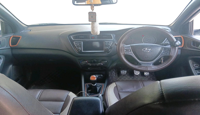 2016 Hyundai i20 Active 1.4 S, Diesel, Manual, 1,06,284 km, interior