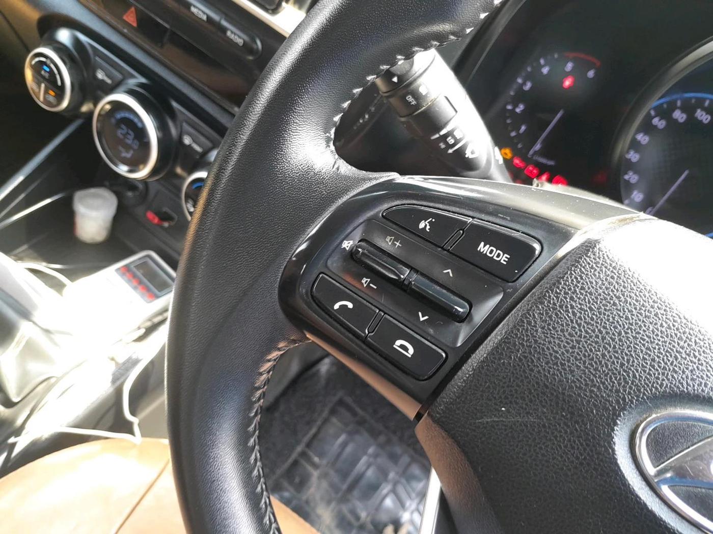 2019 Hyundai VENUE SX 1.4 CRDI, Diesel, Manual, 1,64,725 km, interior