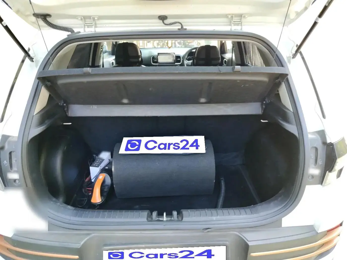 2024 Hyundai VENUE SX 1.5 CRDI, Diesel, Manual, 30,844 km, exterior