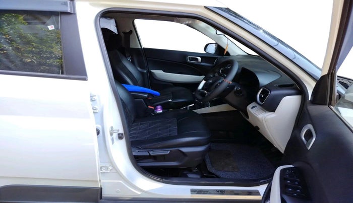 2024 Hyundai VENUE SX 1.5 CRDI, Diesel, Manual, 30,844 km, interior