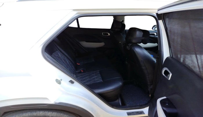 2024 Hyundai VENUE SX 1.5 CRDI, Diesel, Manual, 30,844 km, interior