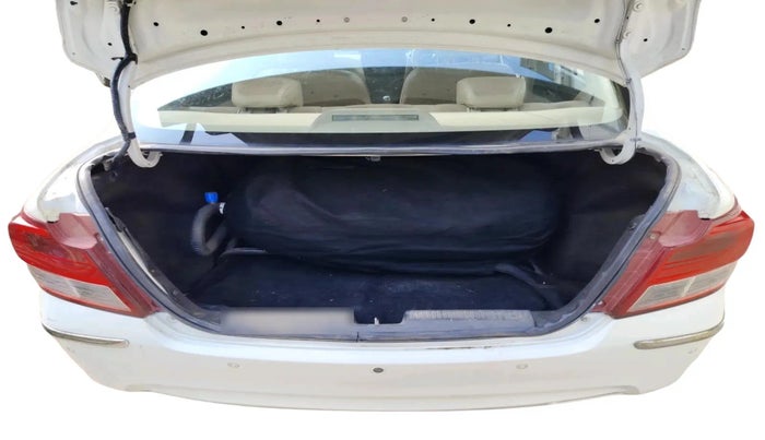 2017 Maruti Dzire VXI, CNG, Manual, 1,79,820 km, exterior