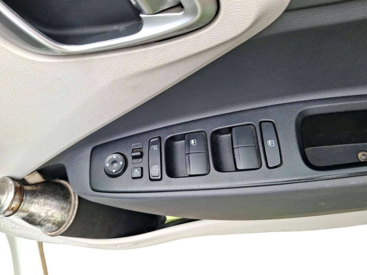 2022 Hyundai AURA SX 1.2, CNG, Manual, 37,355 km, interior