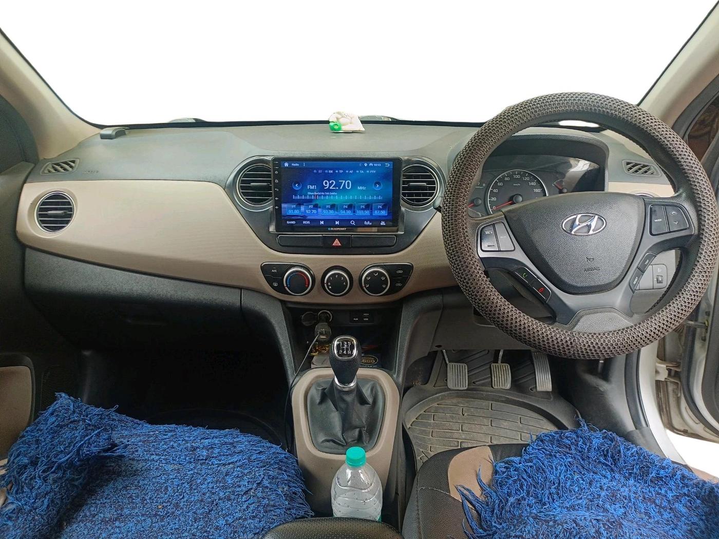 2016 Hyundai Grand i10 SPORTZ 1.2 KAPPA VTVT, Petrol, Manual, 1,14,311 km, interior