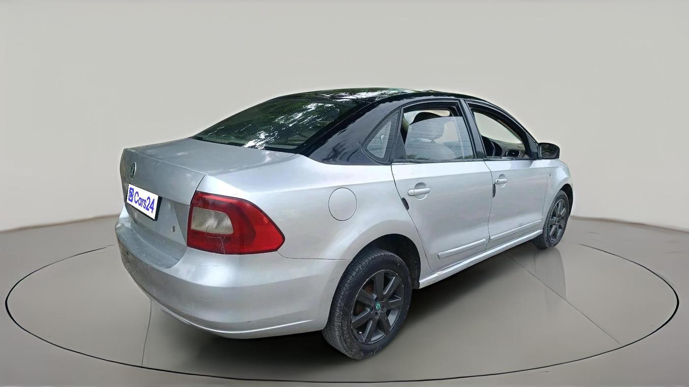 2012 Skoda Rapid AMBITION 1.6 TDI CR MT, Diesel, Manual, 77,721 km, exterior
