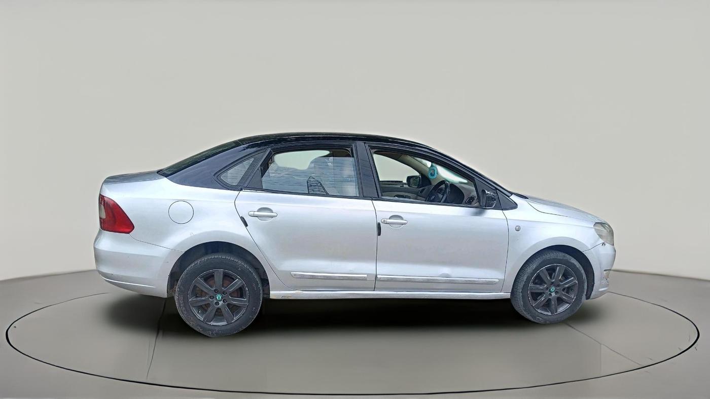 2012 Skoda Rapid AMBITION 1.6 TDI CR MT, Diesel, Manual, 77,721 km, exterior