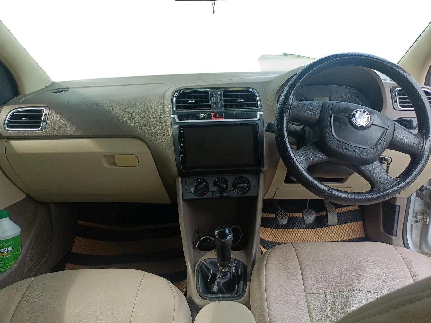 2012 Skoda Rapid AMBITION 1.6 TDI CR MT, Diesel, Manual, 77,721 km, interior