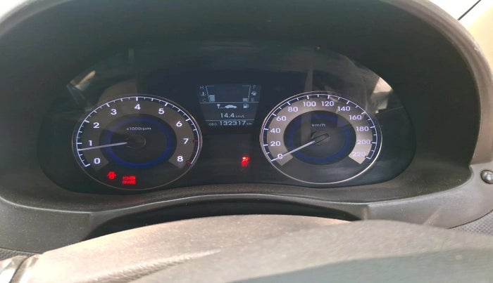 2012 Hyundai Verna FLUIDIC 1.6 VTVT SX, Petrol, Manual, 1,32,317 km, interior