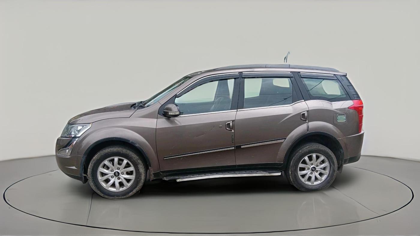 2017 Mahindra XUV500 W10, Diesel, Manual, 92,504 km, exterior