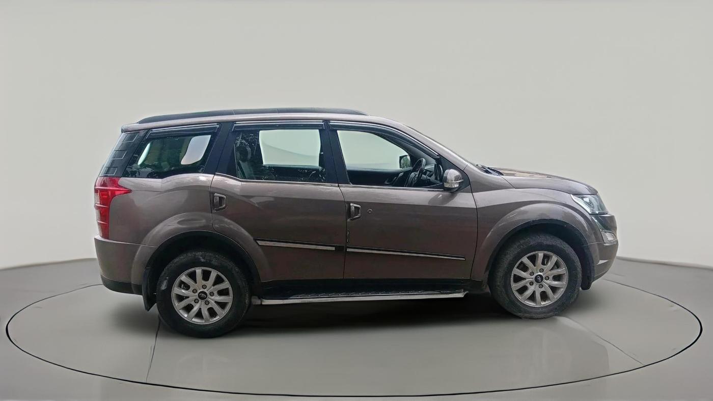 2017 Mahindra XUV500 W10, Diesel, Manual, 92,504 km, exterior