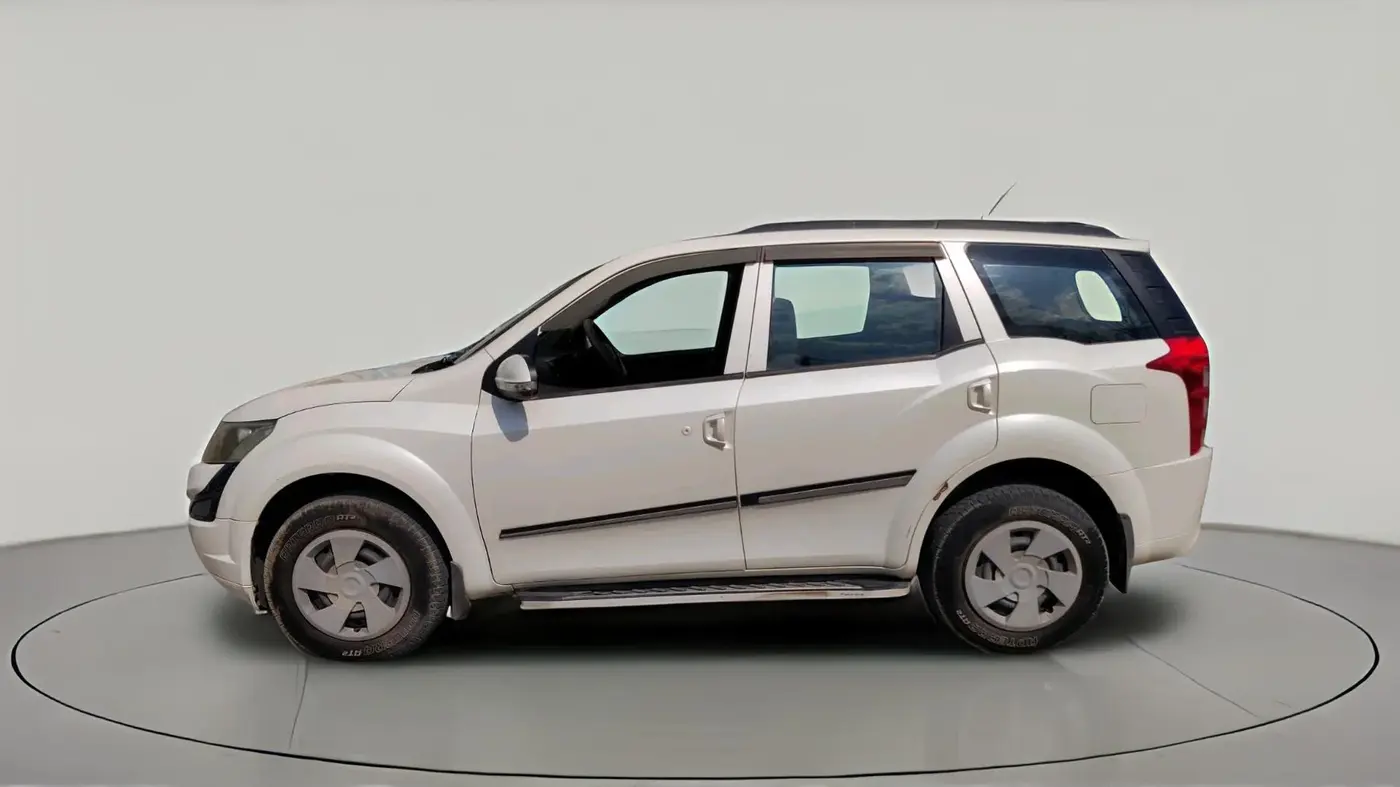2016 Mahindra XUV500 W4, Diesel, Manual, 69,801 km, exterior