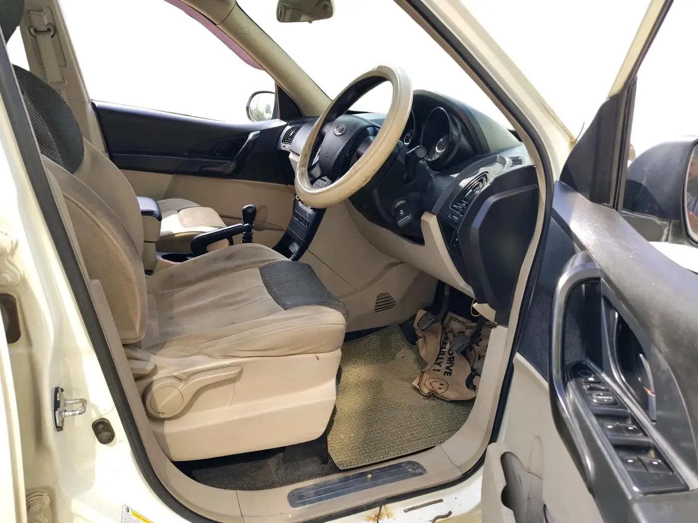 2016 Mahindra XUV500 W4, Diesel, Manual, 69,801 km, interior