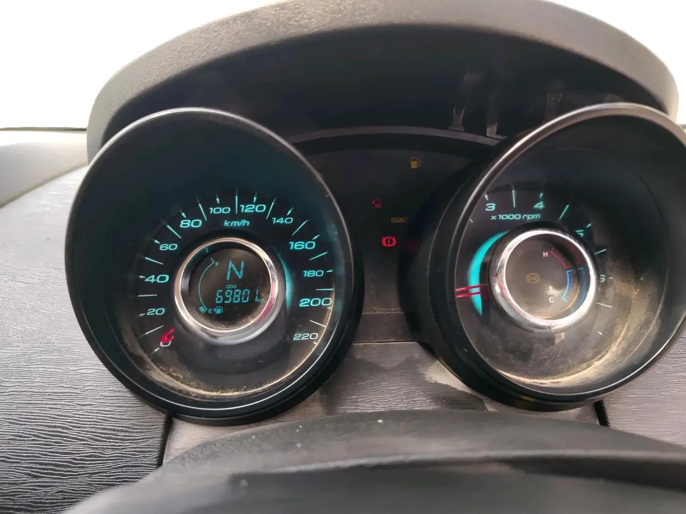 2016 Mahindra XUV500 W4, Diesel, Manual, 69,801 km, interior