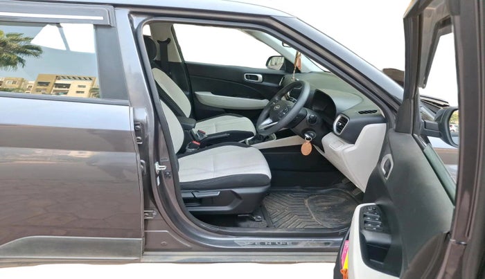 2023 Hyundai VENUE S(O) 1.2, Petrol, Manual, 8,000 km, interior