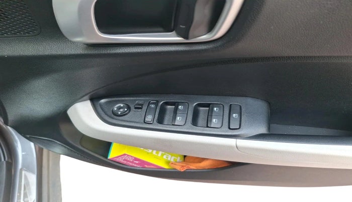 2023 Hyundai VENUE S(O) 1.2, Petrol, Manual, 8,000 km, interior