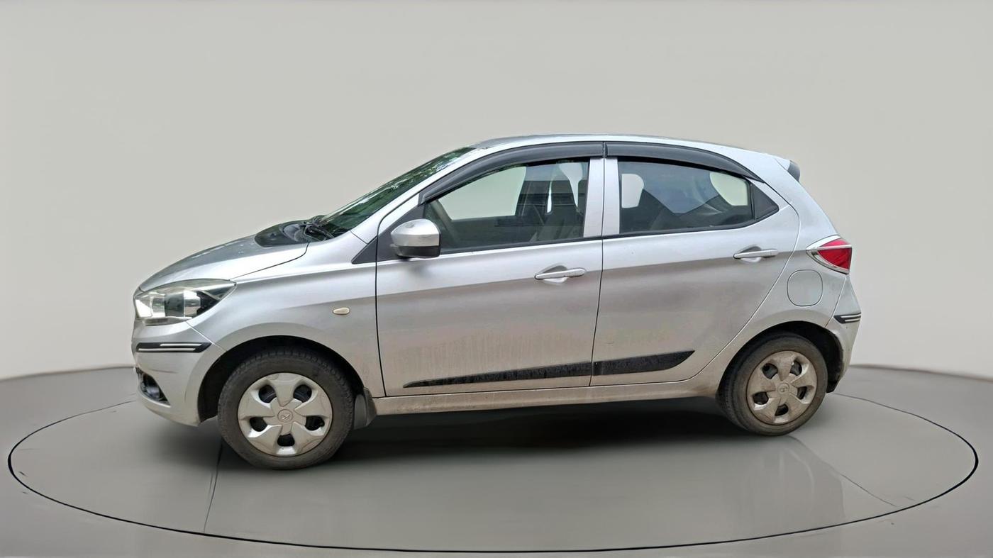 2017 Tata Tiago XT PETROL, Petrol, Manual, 89,564 km, exterior