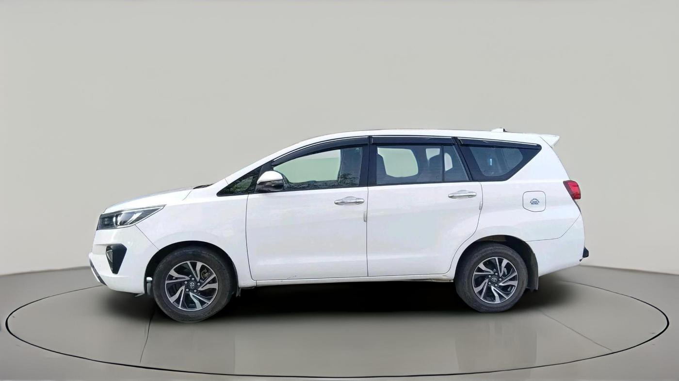 2022 Toyota Innova Crysta 2.7 VX 7 STR, Petrol, Manual, 76,987 km, exterior