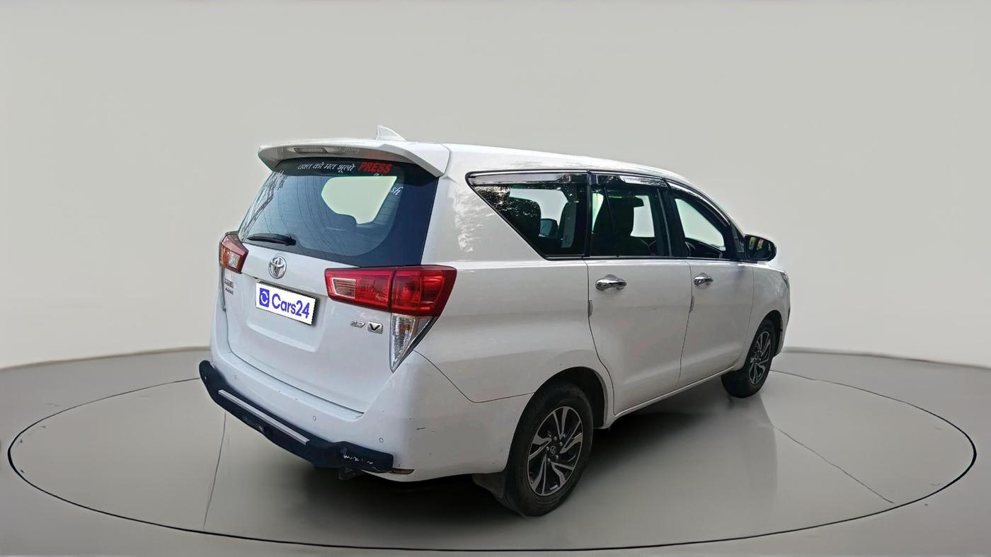 2022 Toyota Innova Crysta 2.7 VX 7 STR, Petrol, Manual, 76,987 km, exterior