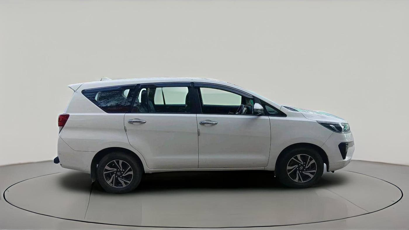 2022 Toyota Innova Crysta 2.7 VX 7 STR, Petrol, Manual, 76,987 km, exterior