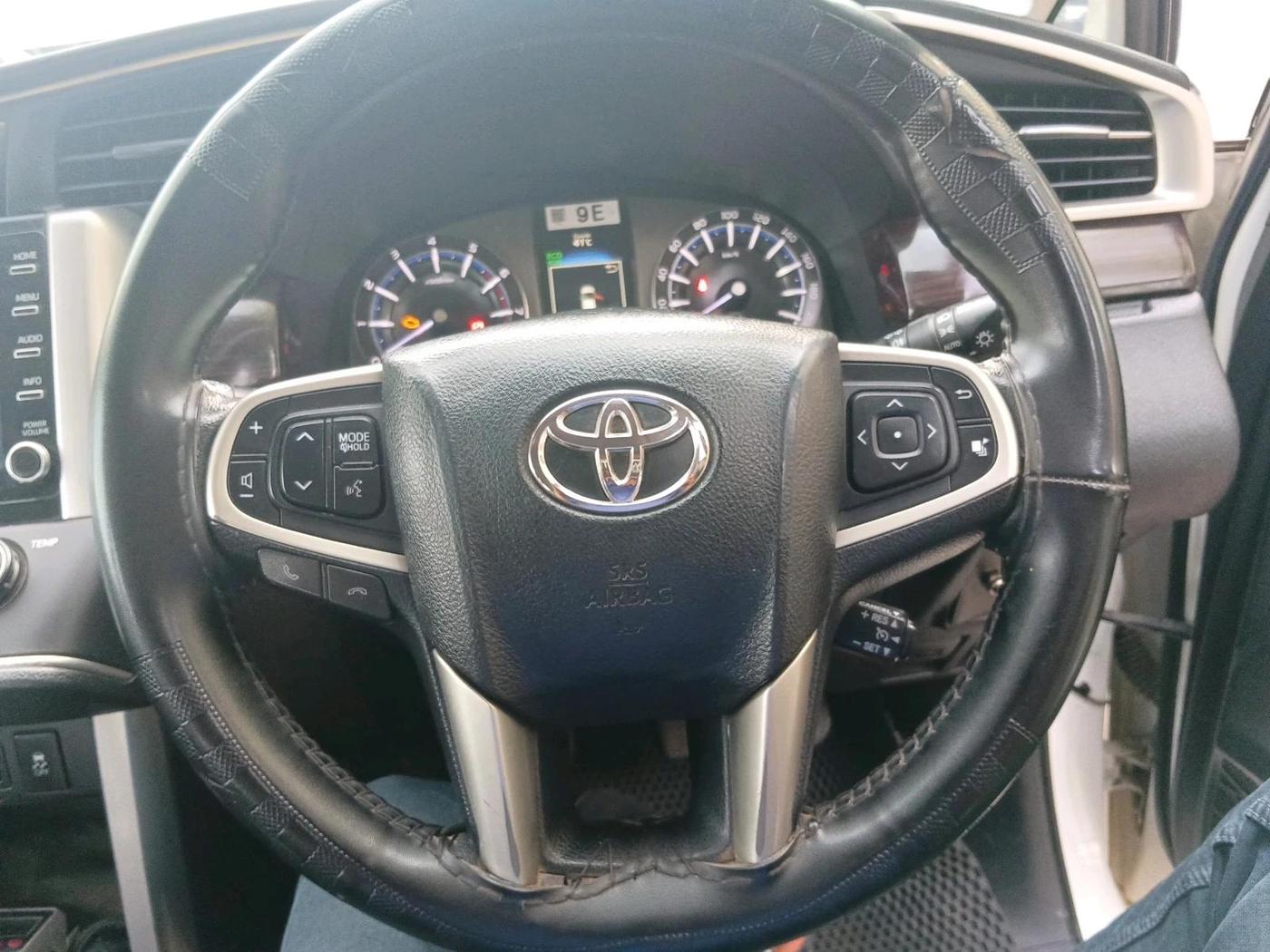 2022 Toyota Innova Crysta 2.7 VX 7 STR, Petrol, Manual, 76,987 km, interior