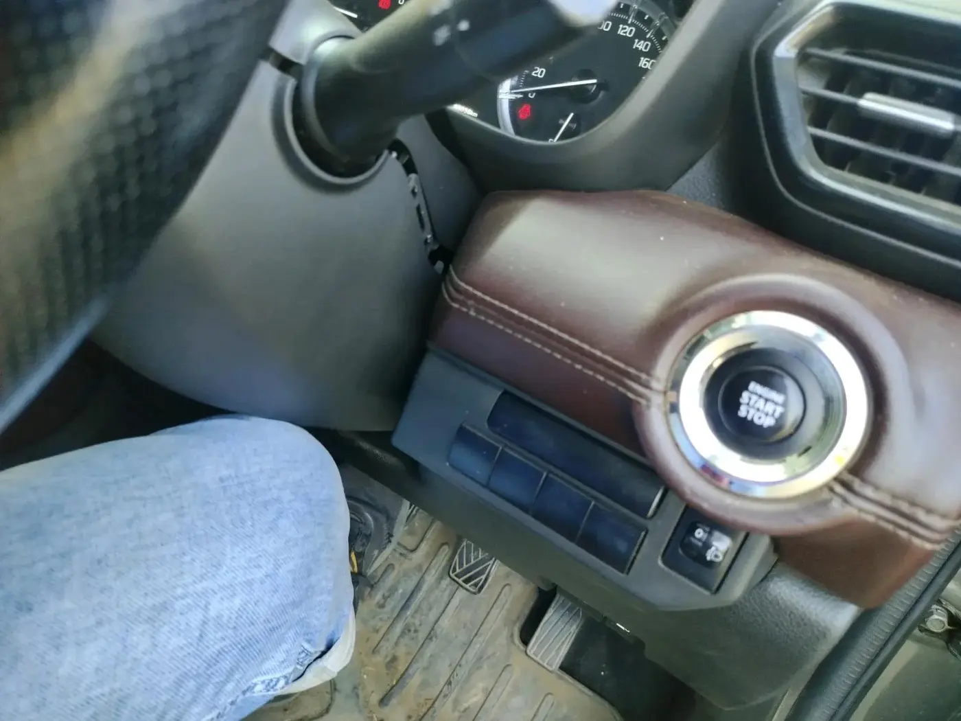 2023 Maruti Grand Vitara ZETA CNG, CNG, Manual, 99,429 km, interior