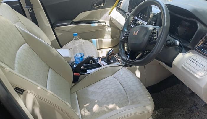 2025 Mahindra XUV400 EL 7.2 KW, Electric, Automatic, 47,255 km, interior