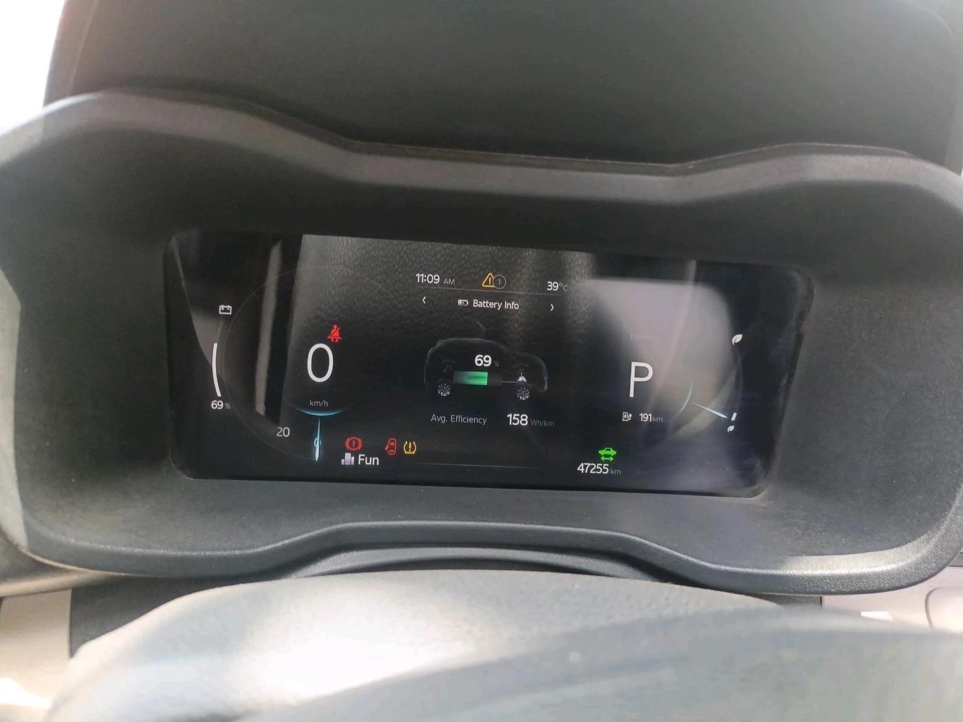 2025 Mahindra XUV400 EL 7.2 KW, Electric, Automatic, 47,255 km, interior