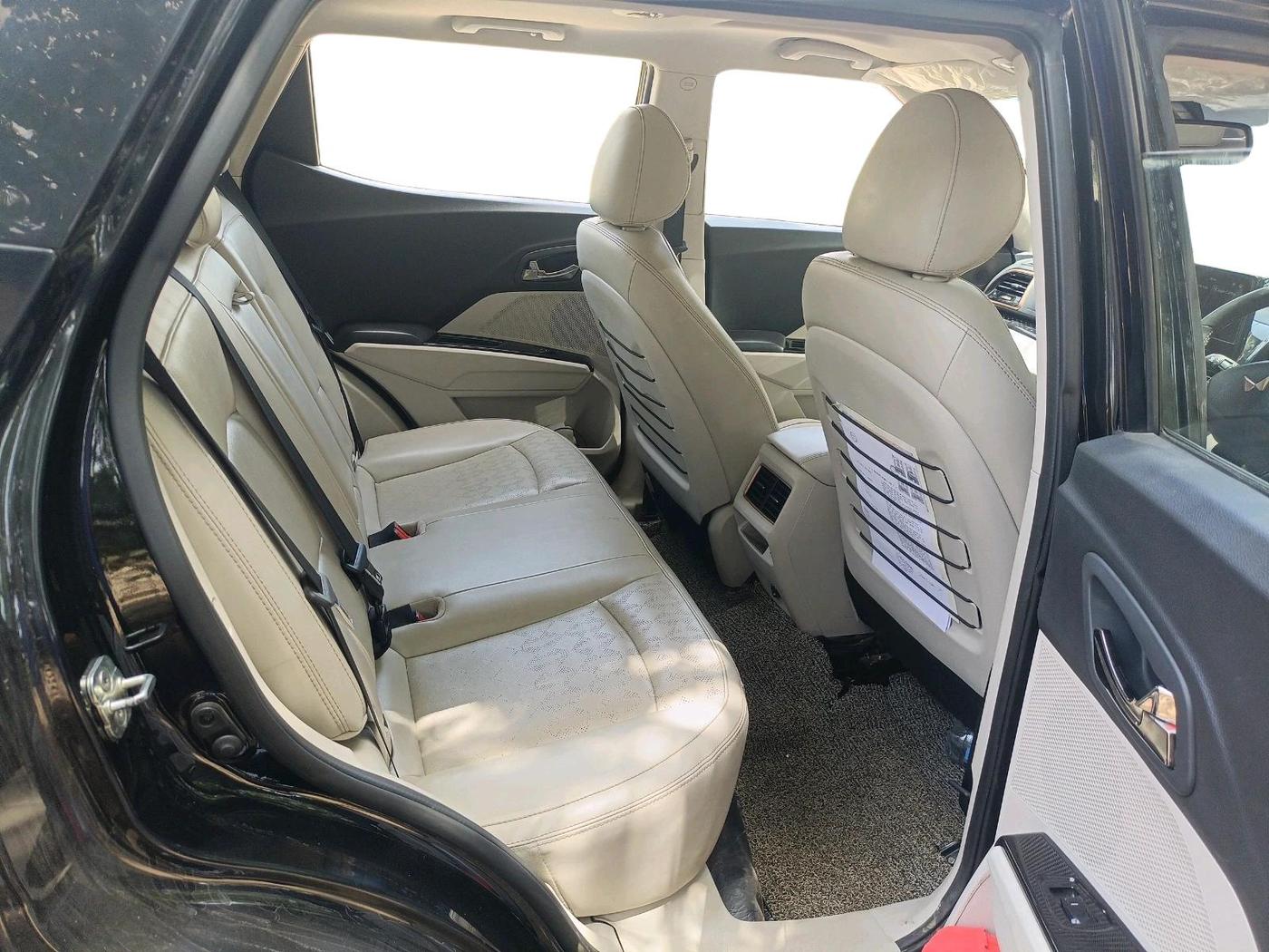 2025 Mahindra XUV400 EL 7.2 KW, Electric, Automatic, 47,255 km, interior