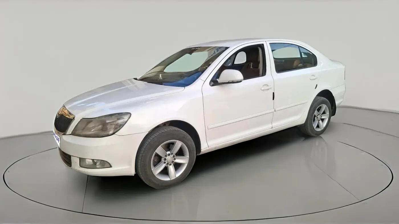 2011 Skoda Laura AMBIENTE 2.0 TDI CR MT, Diesel, Manual, 1,66,054 km, exterior