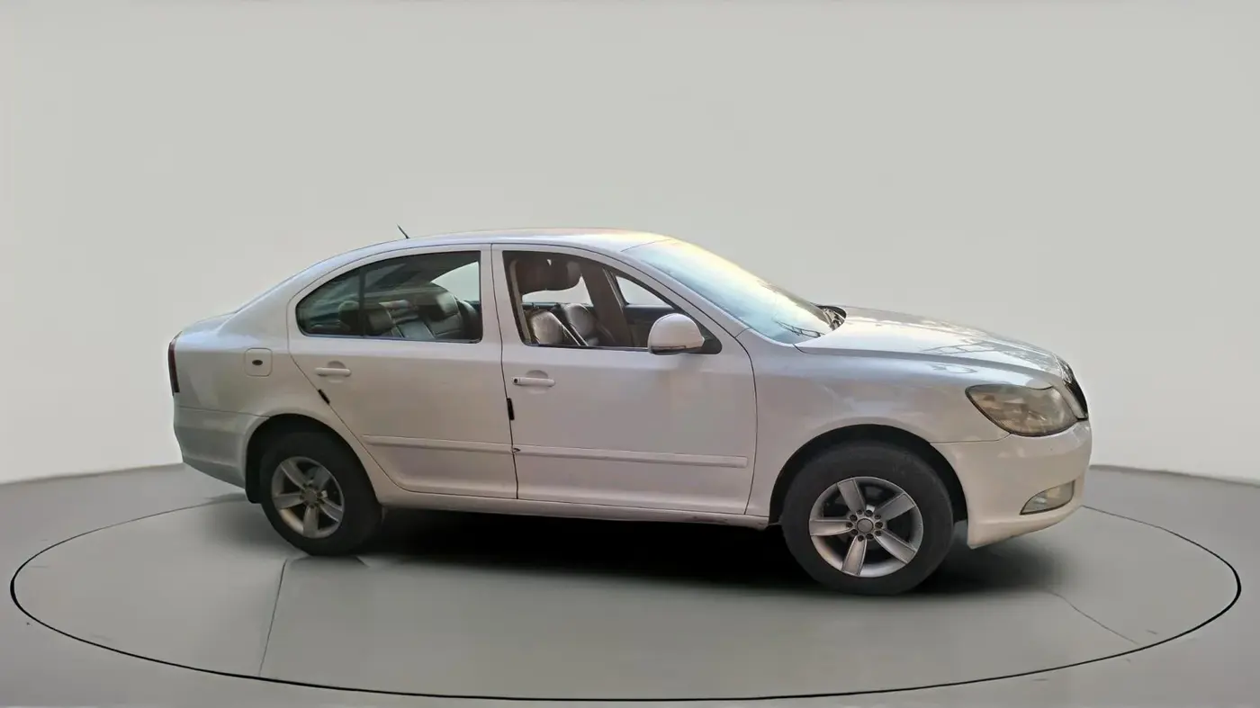 2011 Skoda Laura AMBIENTE 2.0 TDI CR MT, Diesel, Manual, 1,66,054 km, exterior