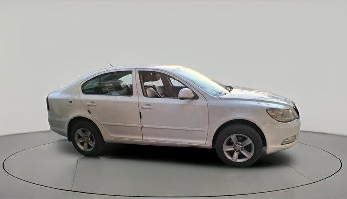 2011 Skoda Laura AMBIENTE 2.0 TDI CR MT, Diesel, Manual, 1,66,054 km, exterior