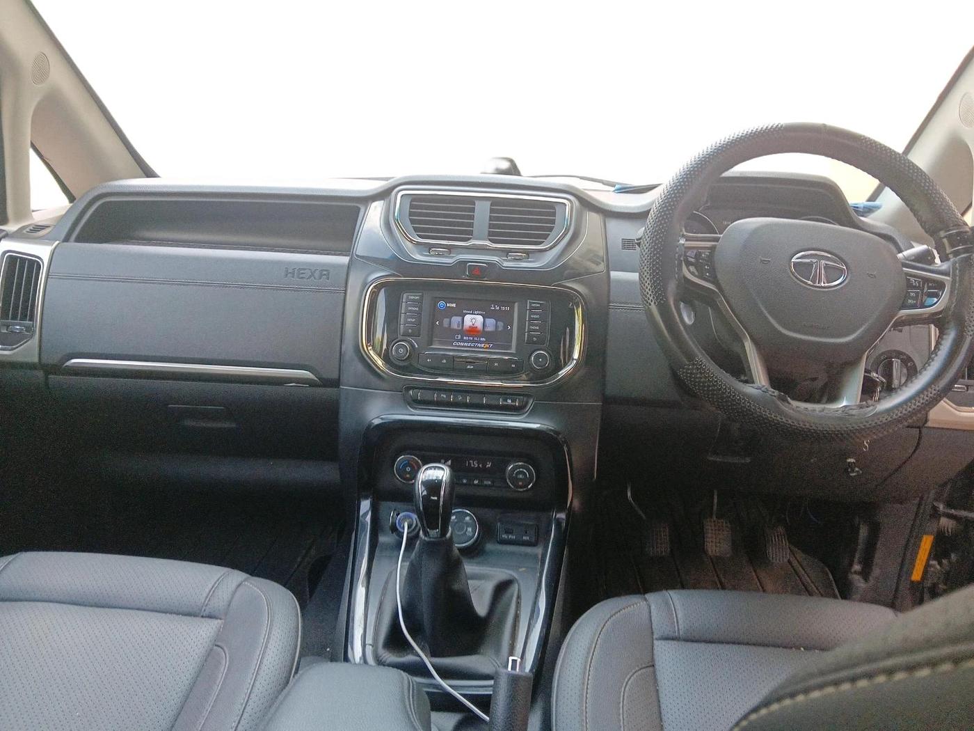 2017 Tata Hexa XT 4X2 7 STR, Diesel, Manual, 93,382 km, interior