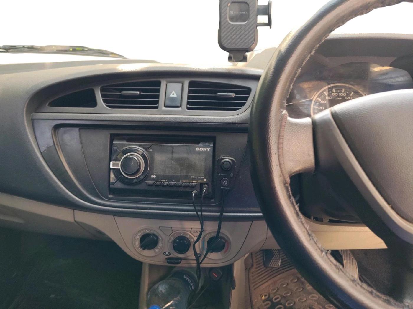2015 Maruti Alto K10 LXI, CNG, Manual, 1,88,870 km, interior