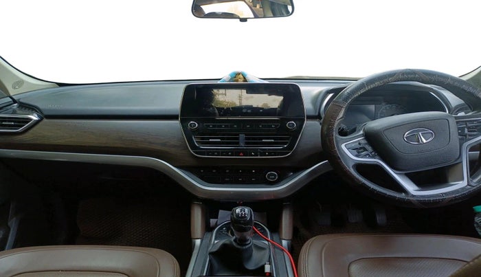 2019 Tata Harrier XZ 2.0L, Diesel, Manual, 1,25,689 km, interior