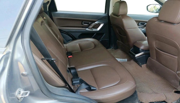 2019 Tata Harrier XZ 2.0L, Diesel, Manual, 1,25,689 km, interior