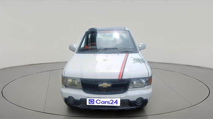 2014 Chevrolet Tavera NEO 3 MAX 10 STR BS III, Diesel, Manual, 2,69,221 km, exterior