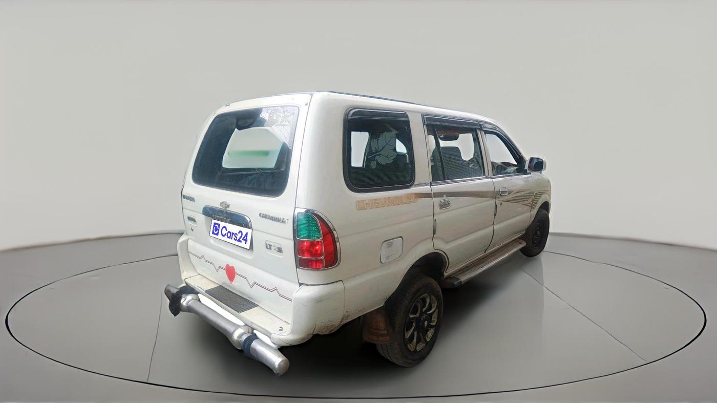 2014 Chevrolet Tavera NEO 3 MAX 10 STR BS III, Diesel, Manual, 2,69,221 km, exterior