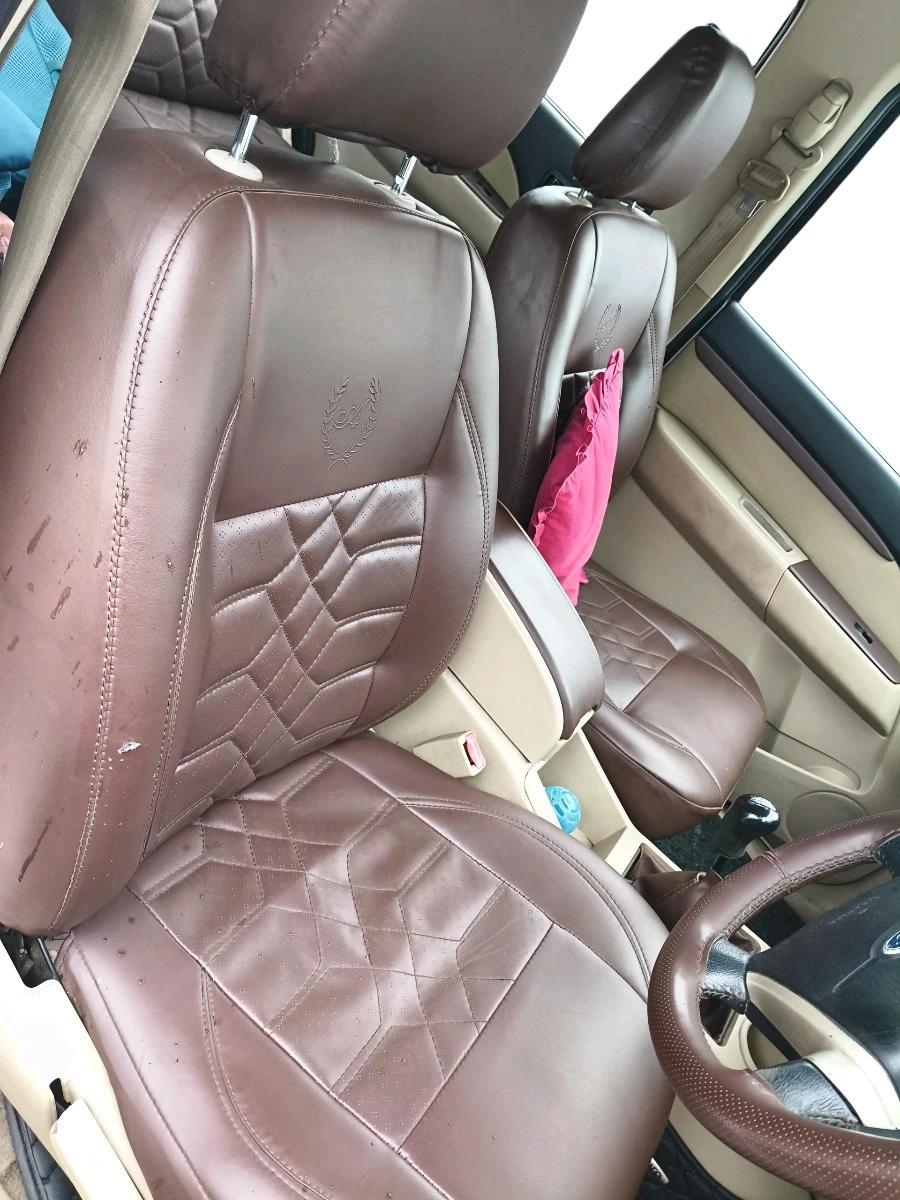2010 Ford Endeavour 2.5L 4X2 MT, Diesel, Manual, 1,56,346 km, interior