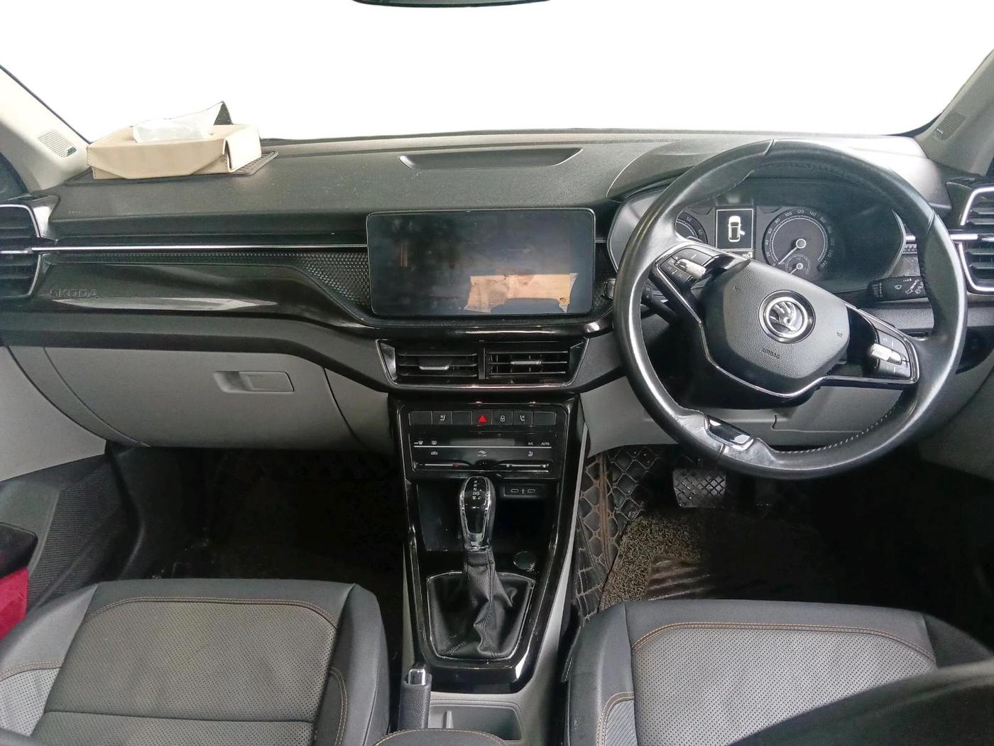 2022 Skoda KUSHAQ STYLE 1.0L TSI AT (6 AIRBAGS), Petrol, Automatic, 38,003 km, interior