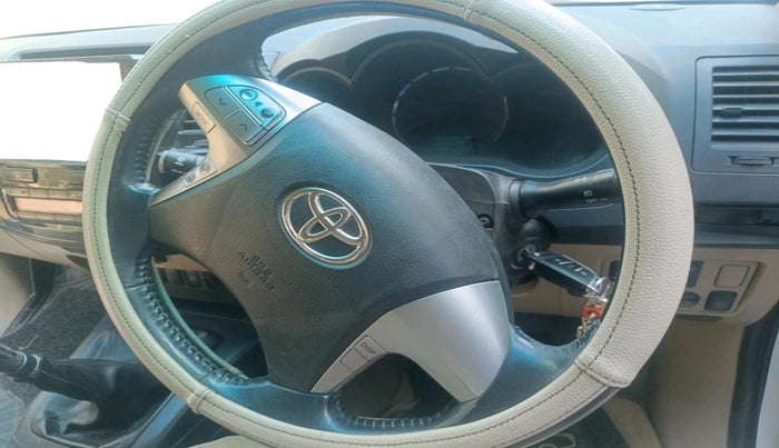 2014 Toyota Fortuner 3.0 4X2 MT, Diesel, Manual, 1,00,667 km, interior