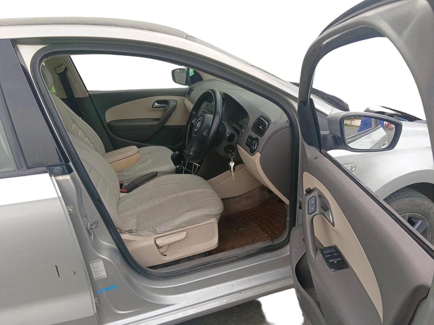2012 Volkswagen Vento COMFORTLINE DIESEL 1.6, Diesel, Manual, 82,929 km, interior