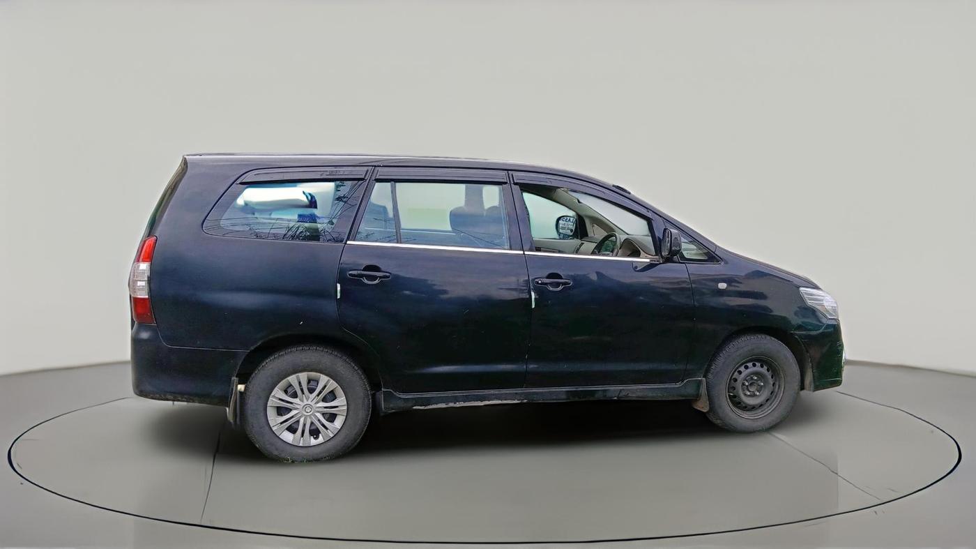 2012 Toyota Innova GX 2.5 7 STR, Diesel, Manual, 1,13,278 km, exterior