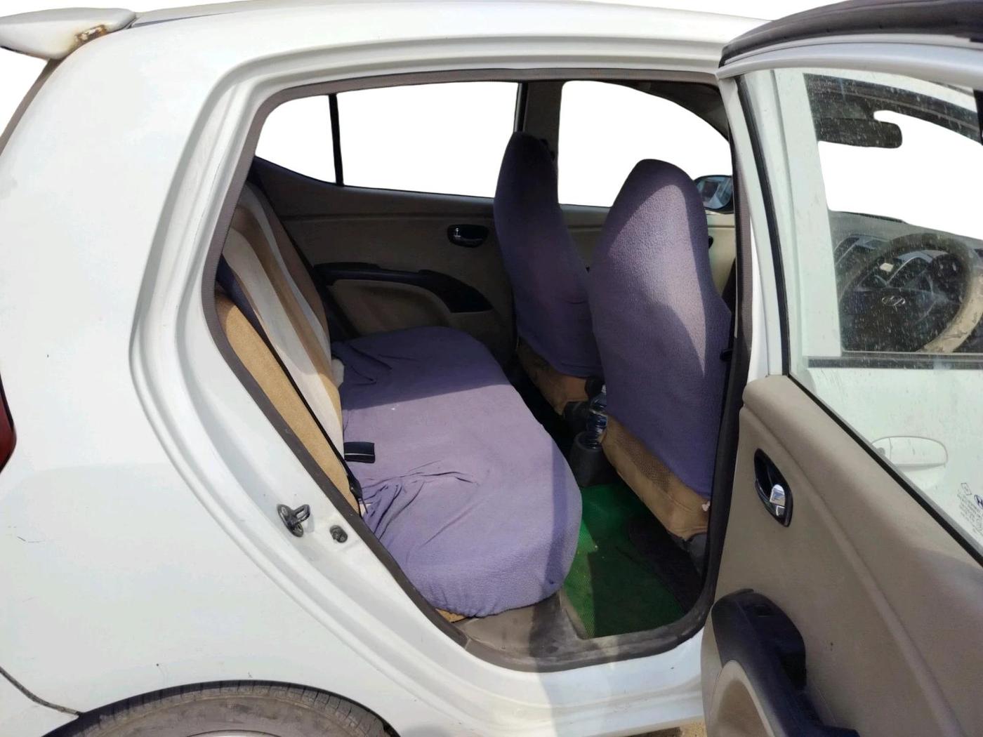 2011 Hyundai i10 MAGNA 1.1, Petrol, Manual, 67,916 km, interior